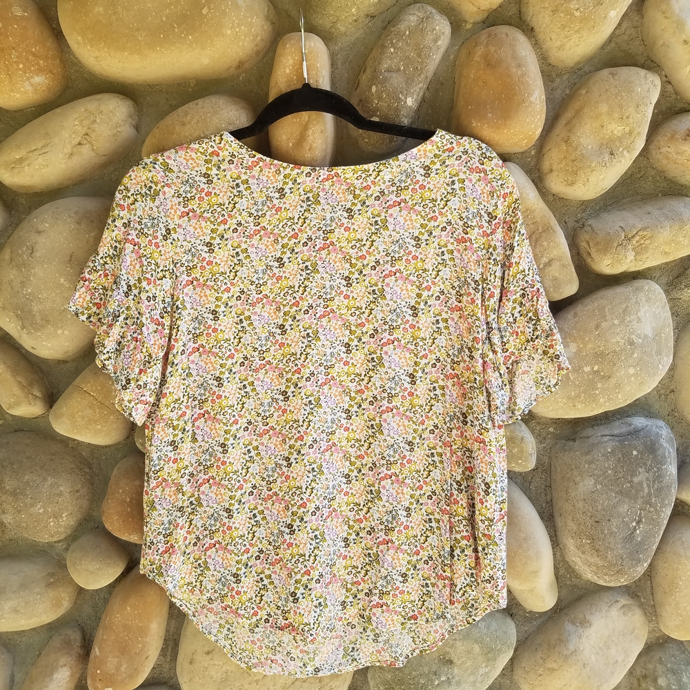LOFT Floral Dress Shirt Multicolor Floral Short Sleeve Blouse W/ Ruffle Sleeves